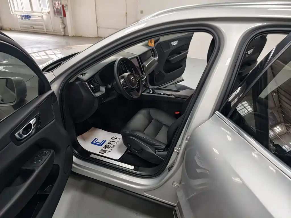Volvo XC60 — миниатюра 12
