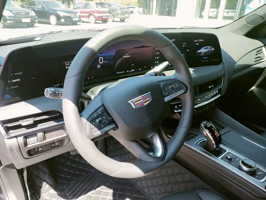 Cadillac CT5 — миниатюра 16