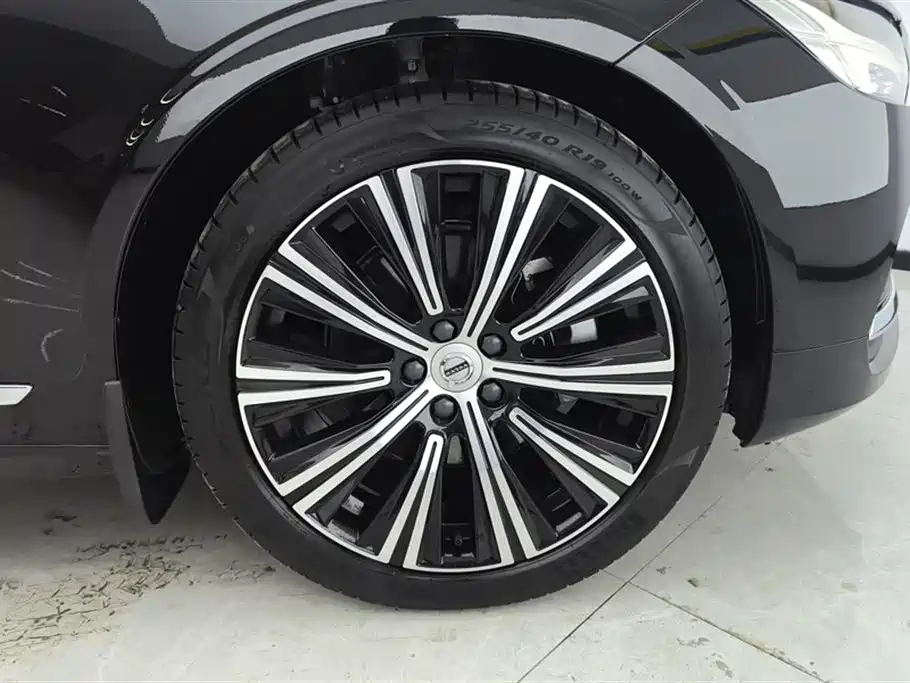 Volvo S90 2024 B5 Luxury