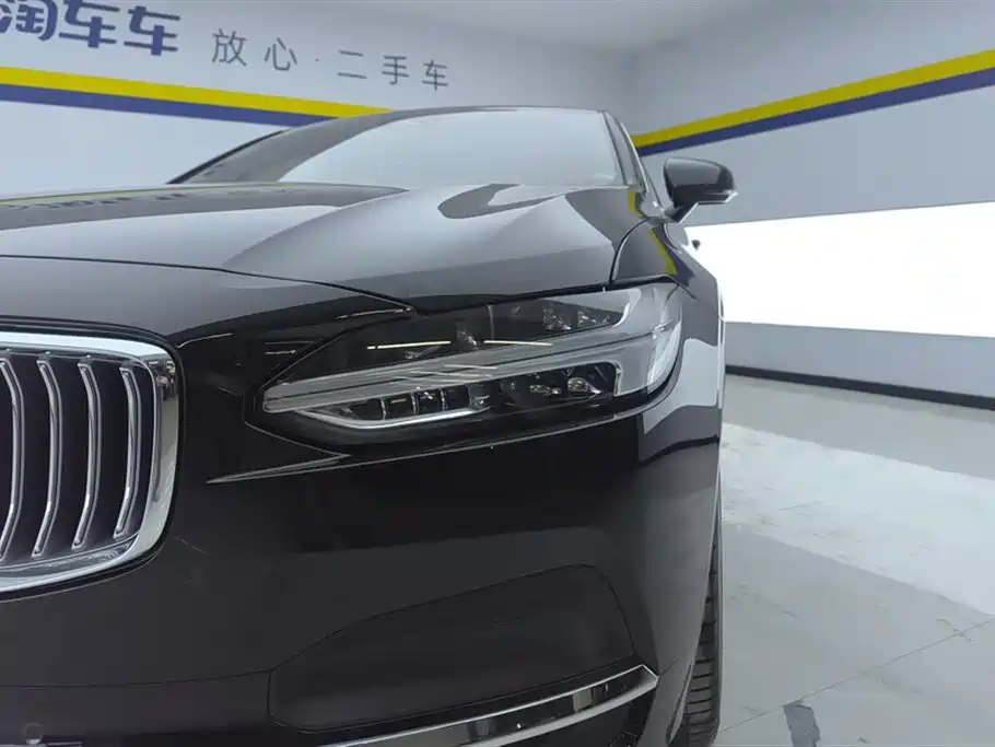 Volvo S90 2024 B5 Luxury