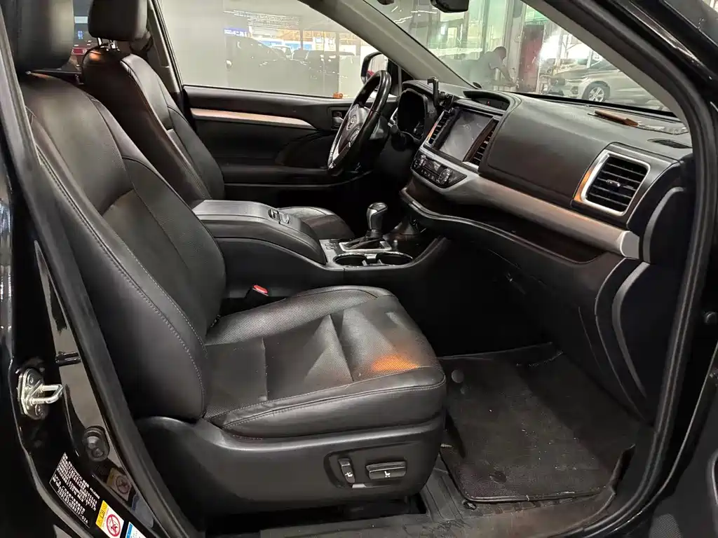 Toyota Highlander — миниатюра 4