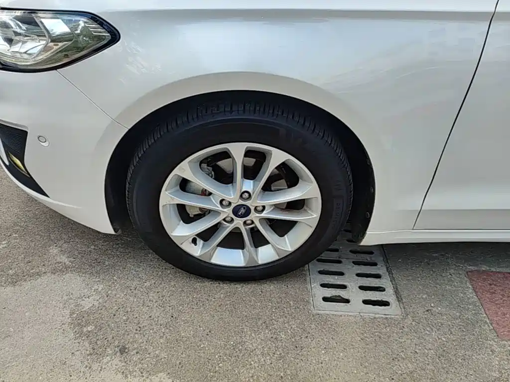 Ford Mondeo — миниатюра 23