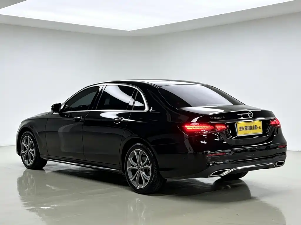 Mercedes-Benz E-Class — миниатюра 13