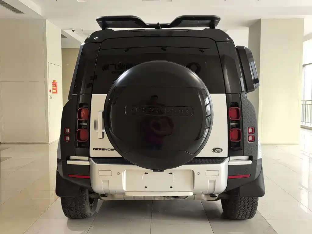 Land Rover Defender — миниатюра 3