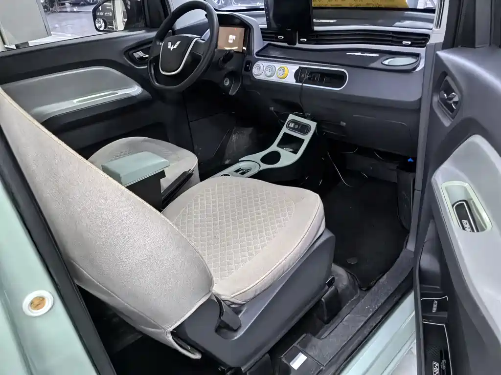 Wuling MINIEV — миниатюра 8