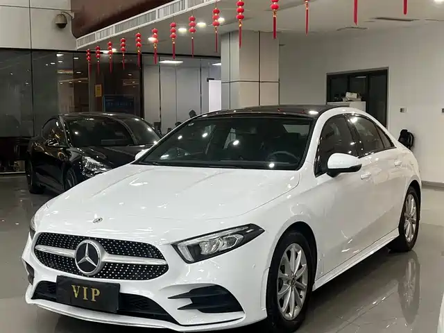 MERCEDES-BENZ A CLASS 2021