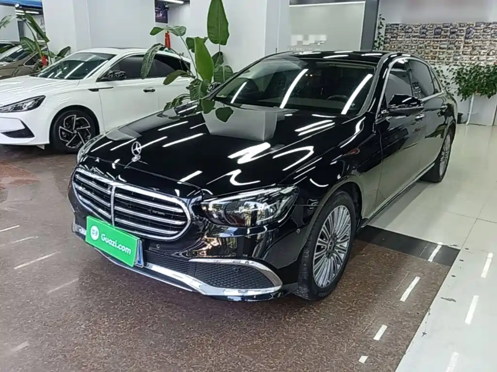 Mercedes-Benz E-Class — миниатюра 2