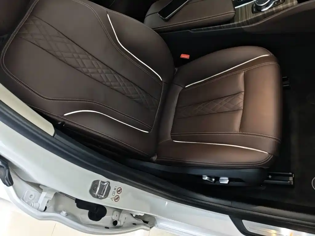 BMW 5 Series — миниатюра 25