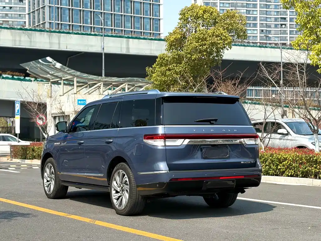 Lincoln Navigator — миниатюра 4