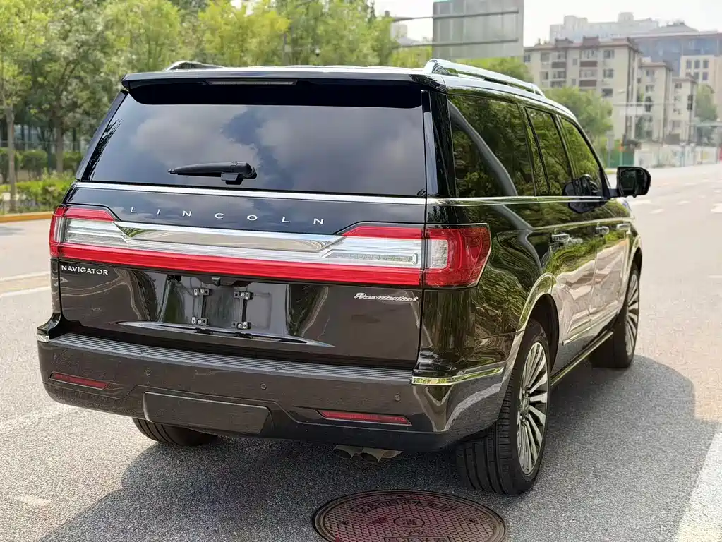 Lincoln Navigator — миниатюра 7