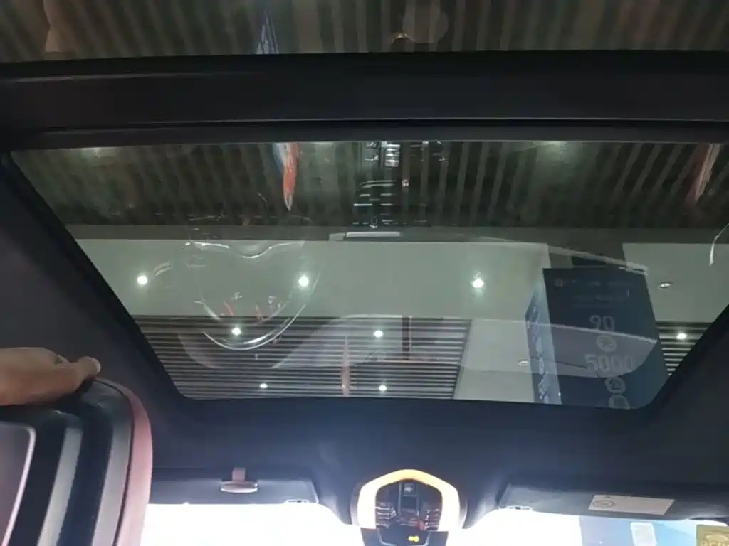 Porsche Macan — миниатюра 18