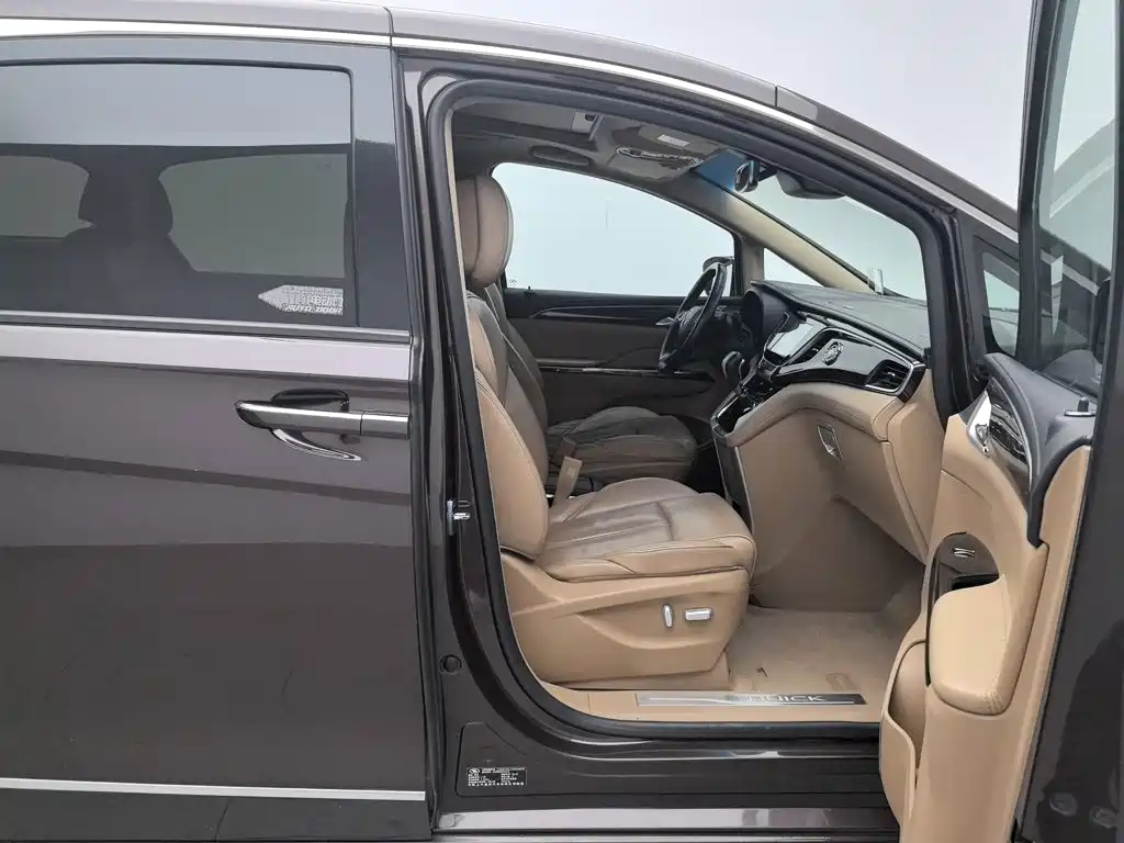 Buick GL8 — миниатюра 23