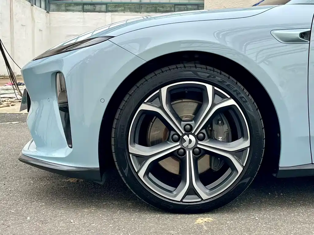 NIO NIO ET5
