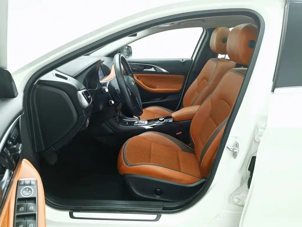 Infiniti QX30 — миниатюра 10