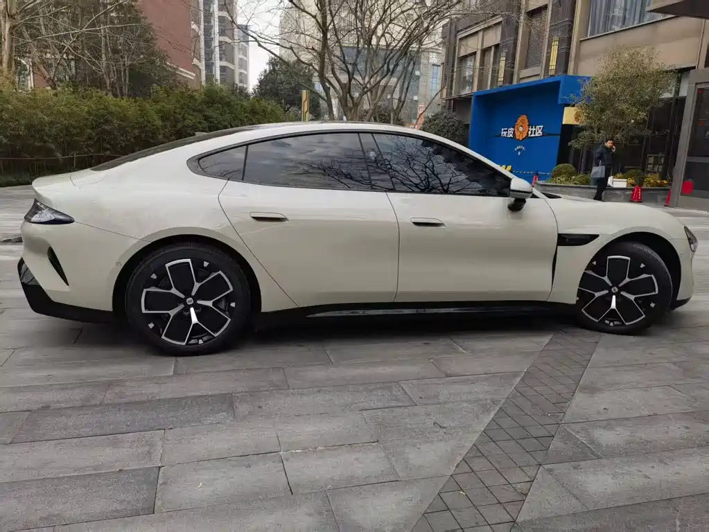 XIAOMI CAR XIAOMI SU7