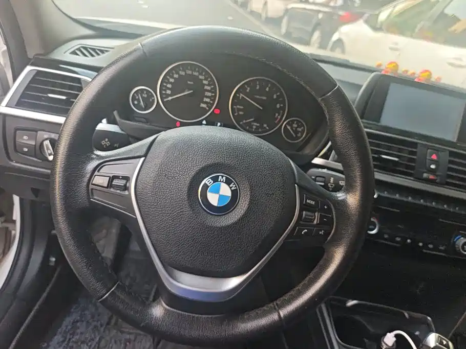BMW 3 Series — миниатюра 15