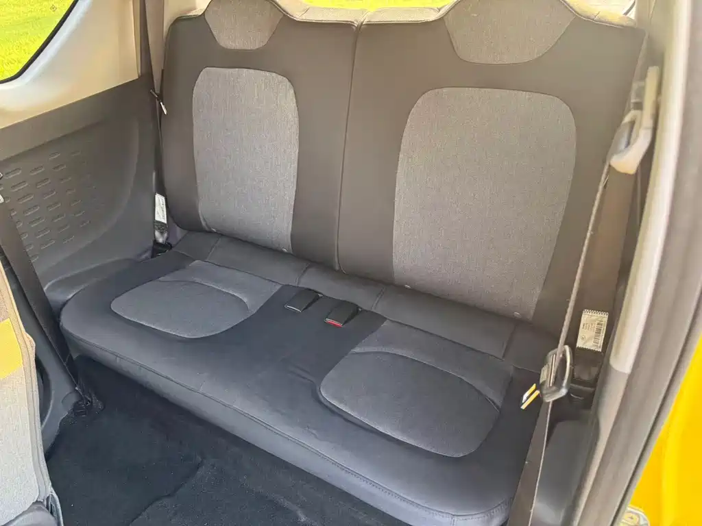Wuling MINIEV — миниатюра 6