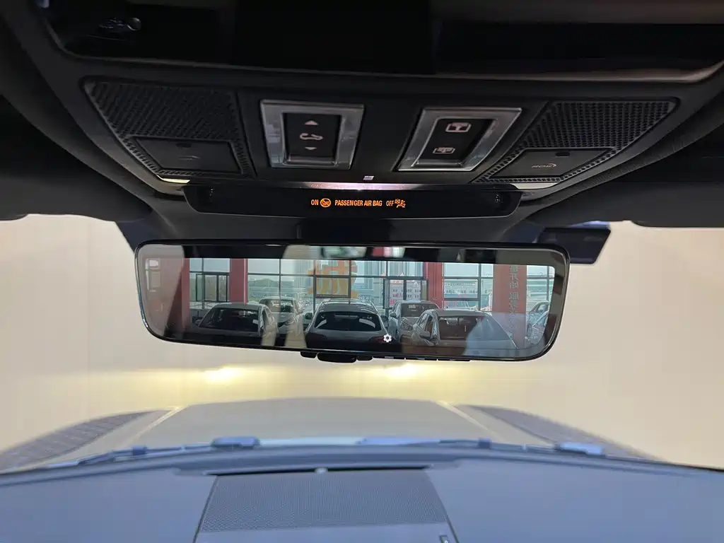 Land Rover Defender — миниатюра 17