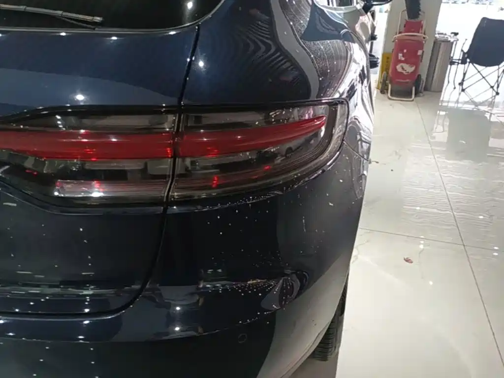 Porsche Macan — миниатюра 8