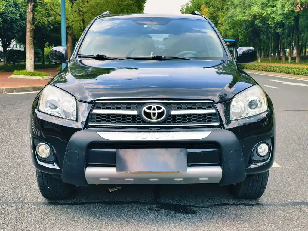 Toyota RAV4 — миниатюра 2
