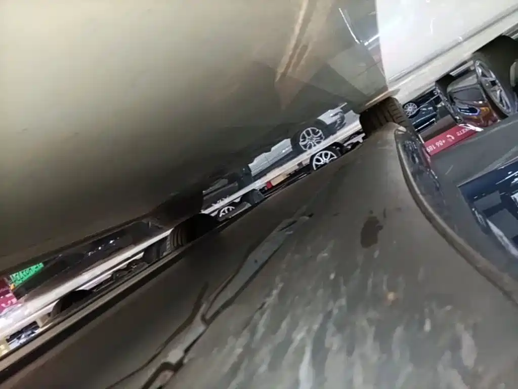 Tesla Model 3 — миниатюра 21