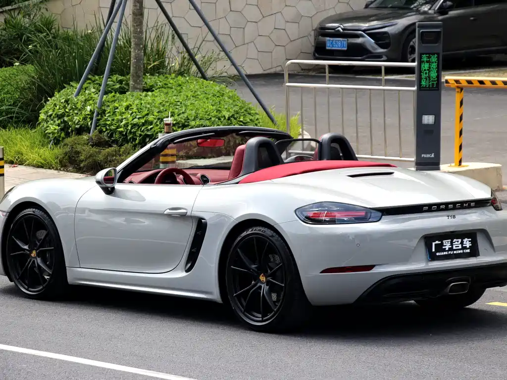 Porsche 718 2022 Boxster 2.0T