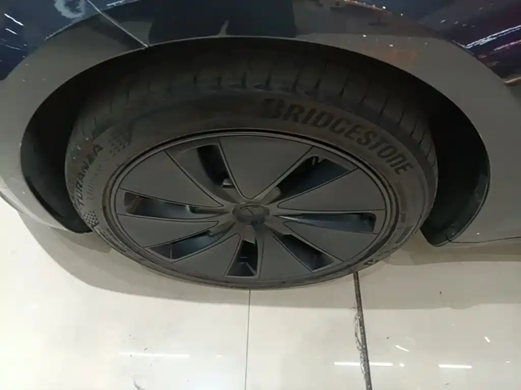 Tesla Model 3 — миниатюра 23