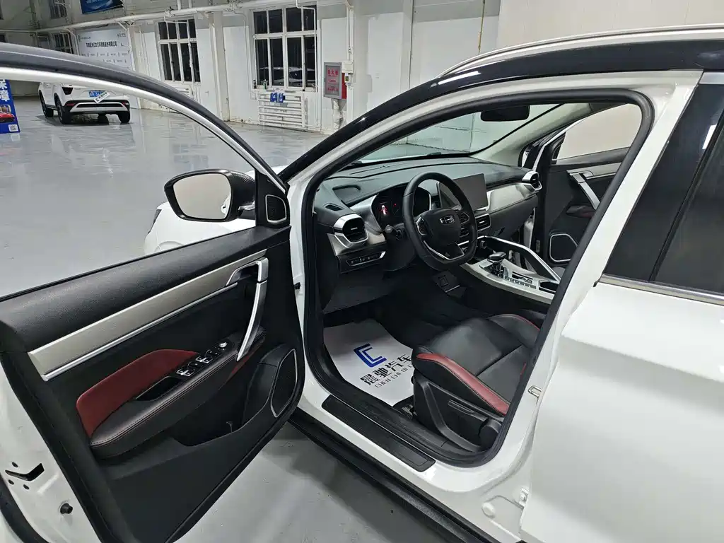 Geely Binyue — миниатюра 11
