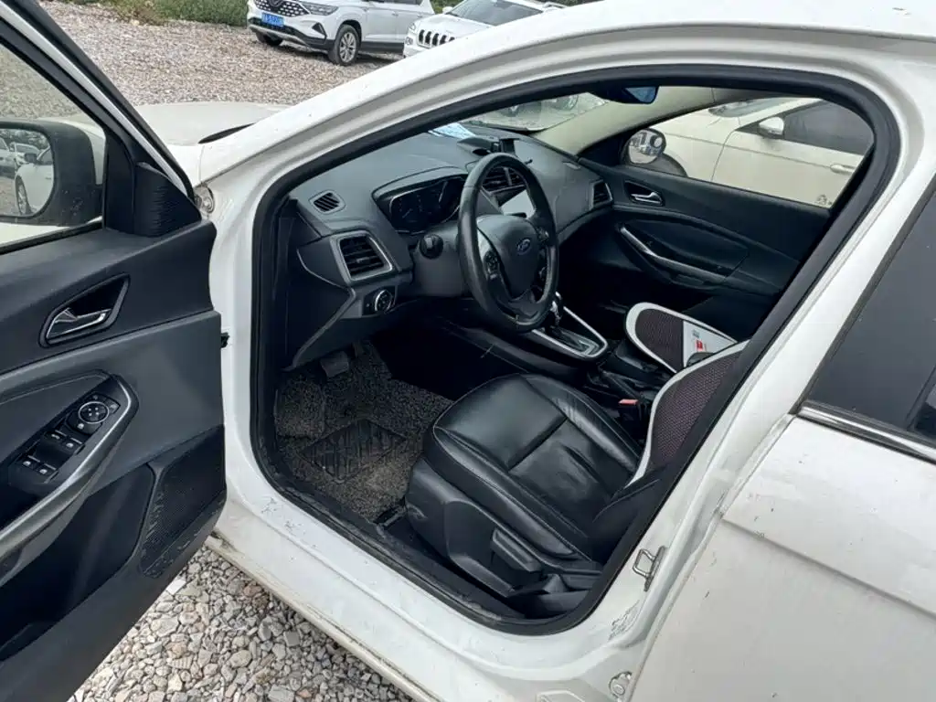 Ford Escort — миниатюра 14