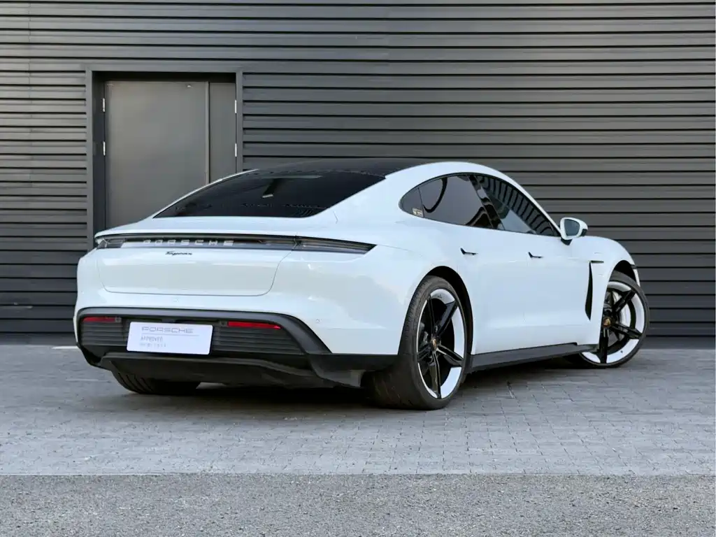 Porsche Taycan — миниатюра 2