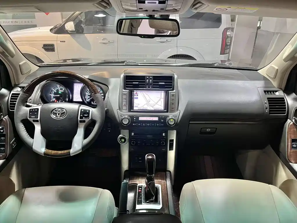 Toyota Land Cruiser Prado 2010 4.0L AT VX NAVI