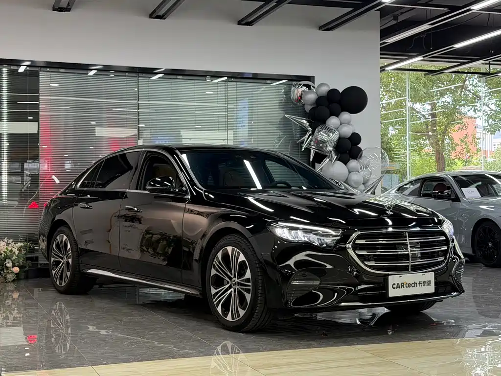 Mercedes-Benz E-Class — миниатюра 3
