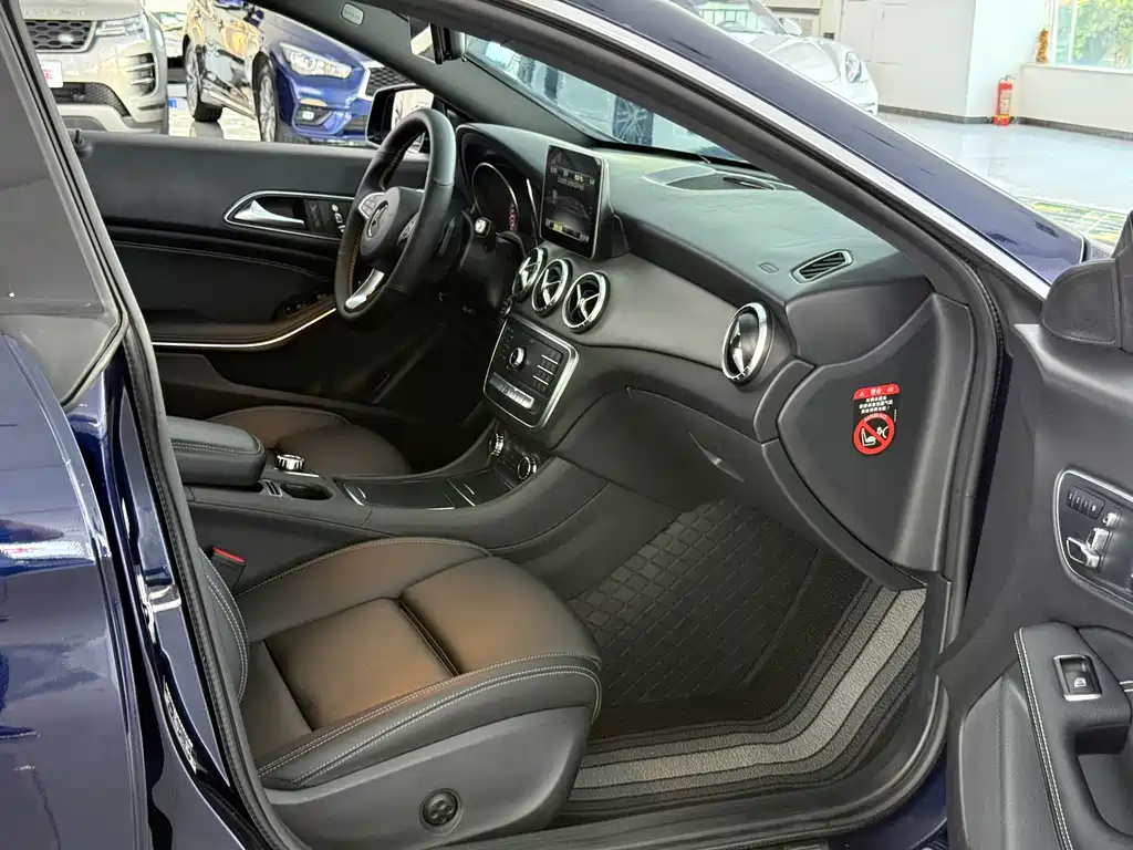 Mercedes-Benz CLA 2018 CLA 200 Fashion