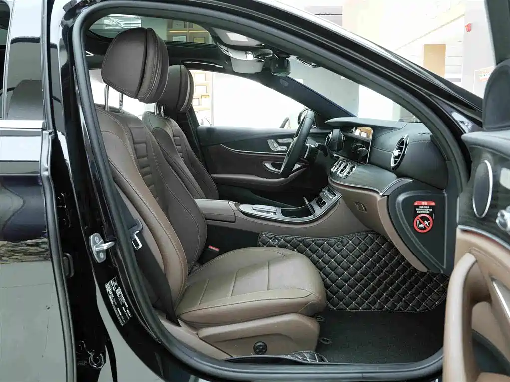 Mercedes-Benz E-Class — миниатюра 12