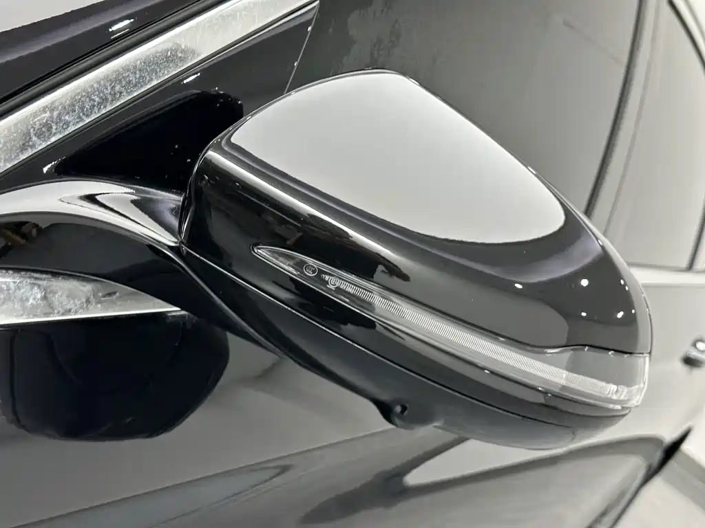 Mercedes-Benz E-Class — миниатюра 23