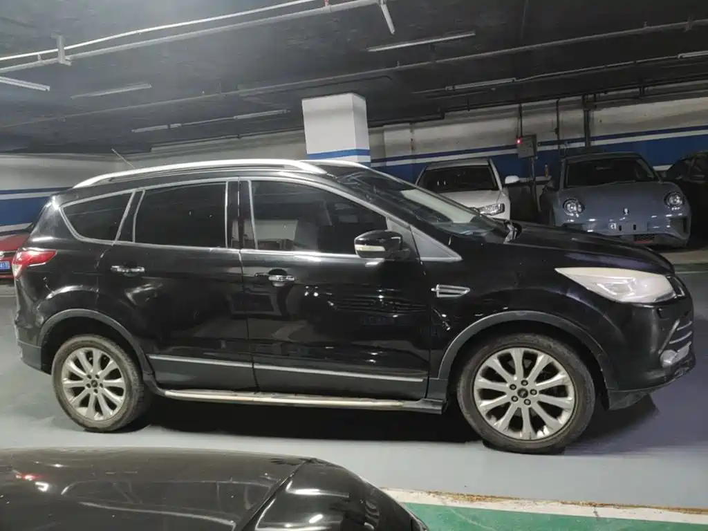 Ford Kuga — миниатюра 26