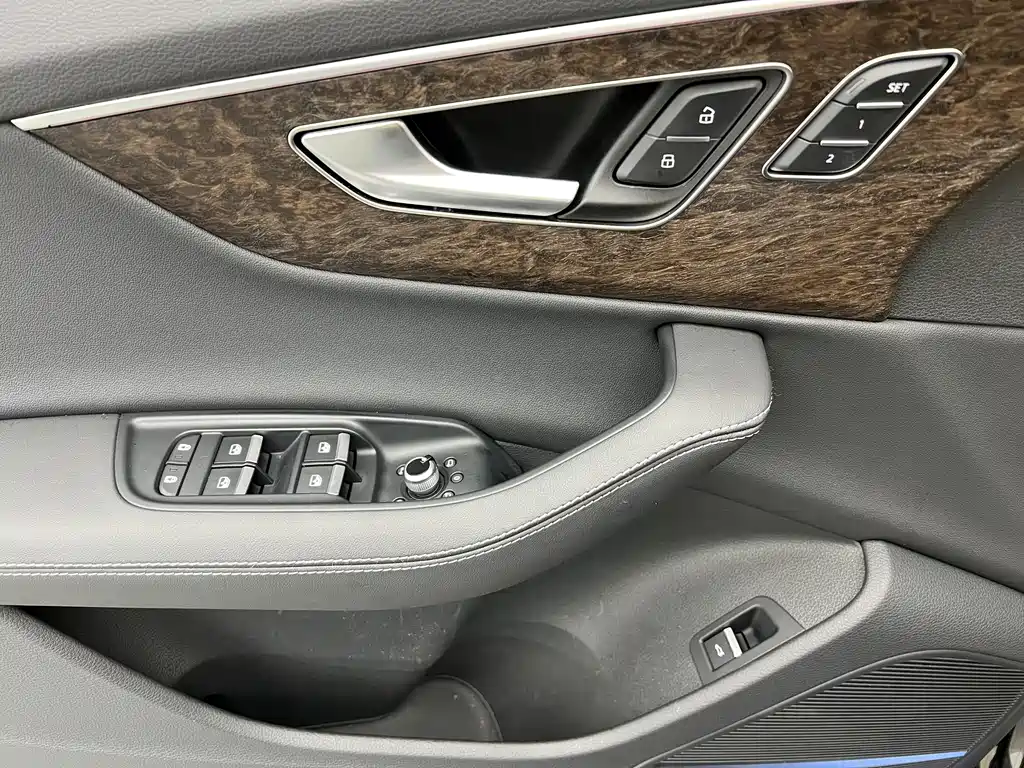Audi Q7 2024 55 TFSI quattro S line Sport