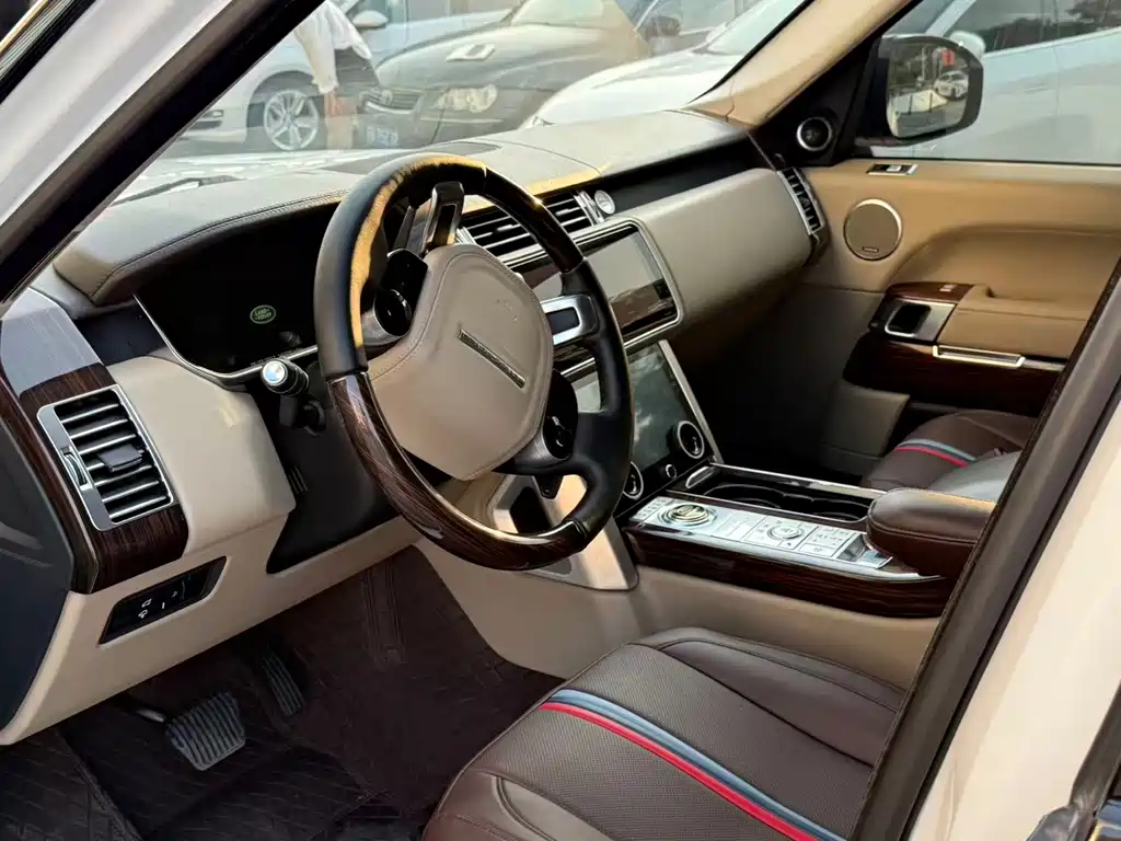 Land Rover Range Rover — миниатюра 7