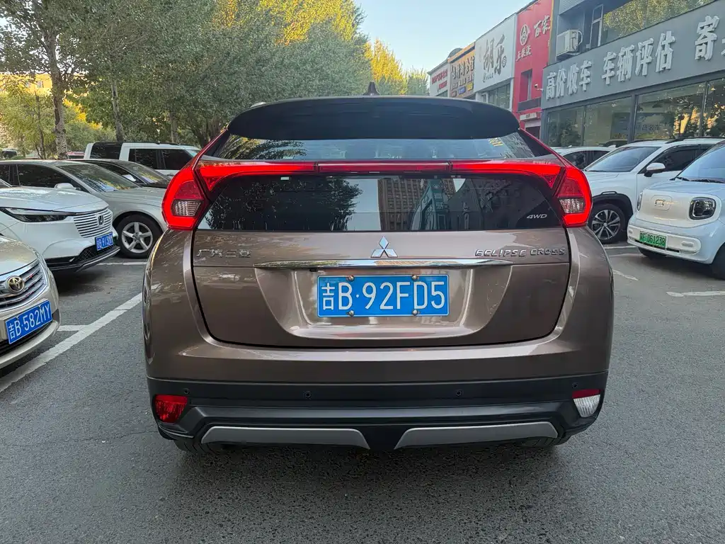 Mitsubishi Eclipse Cross — миниатюра 3