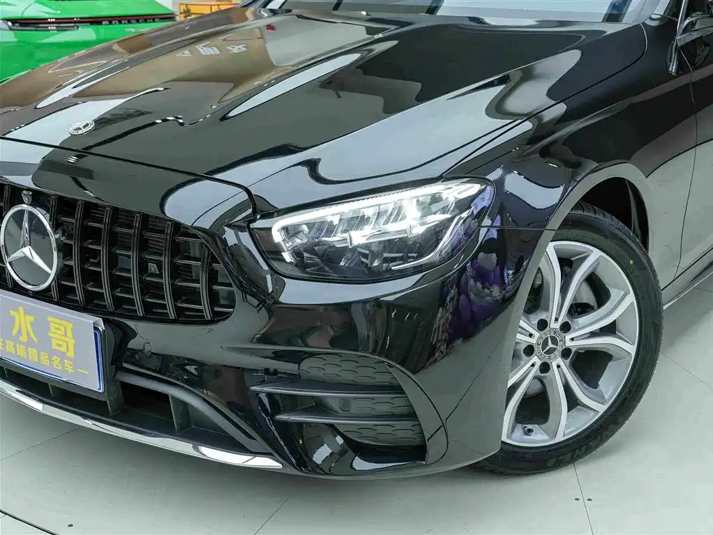 Mercedes-Benz E-Class — миниатюра 18