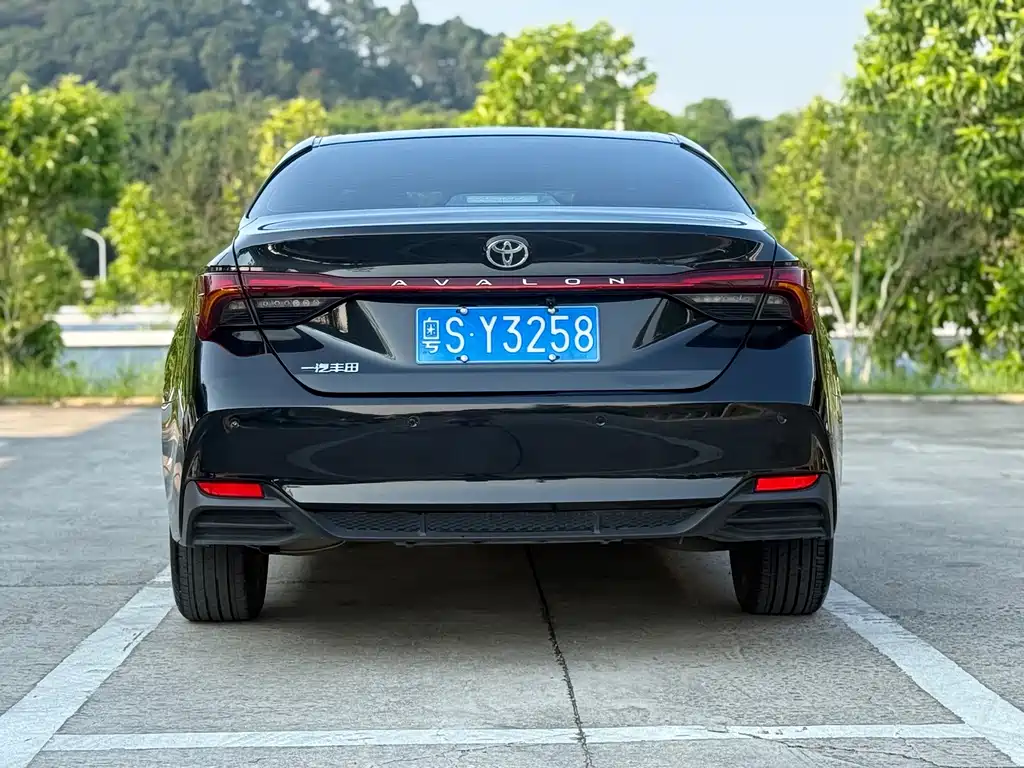 Toyota Avalon — миниатюра 10