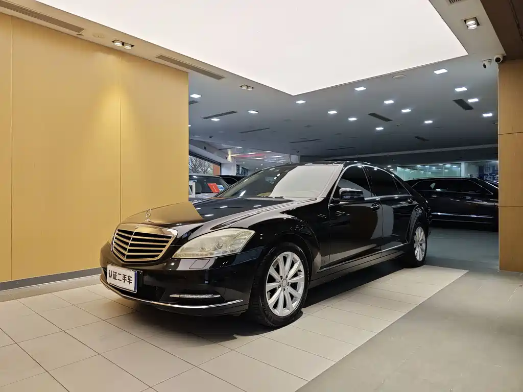 Mercedes-Benz S-Class 2011