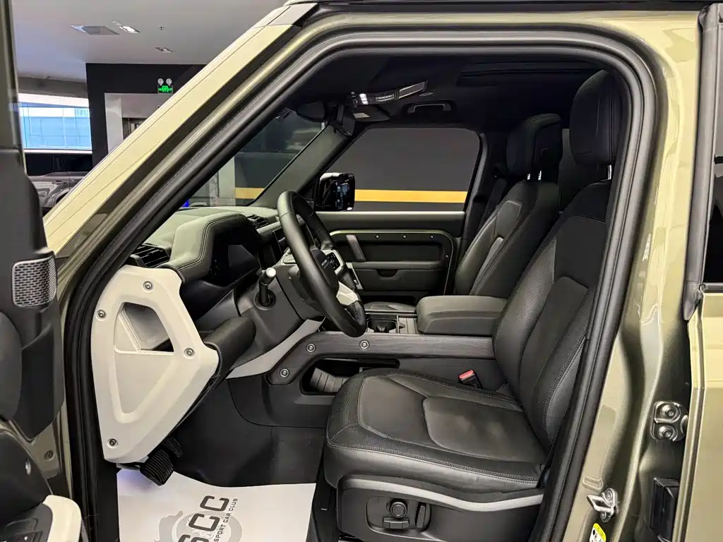 Land Rover Defender — миниатюра 7
