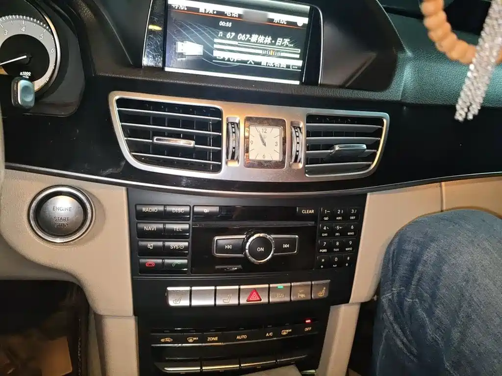 Mercedes-Benz E-Class — миниатюра 6