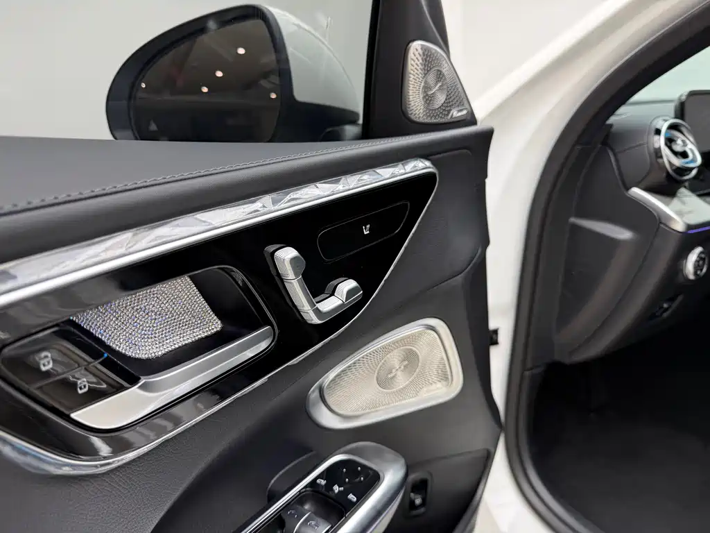 Mercedes-Benz C-Class — миниатюра 16