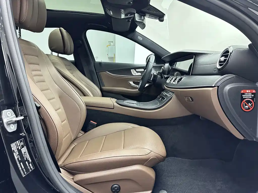 Mercedes-Benz E-Class — миниатюра 12