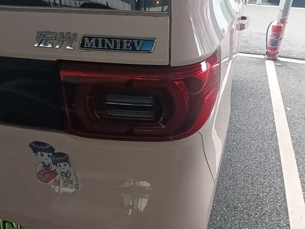 Wuling MINIEV — миниатюра 8