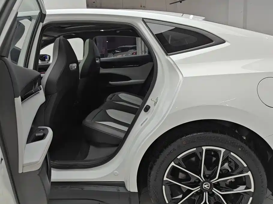 Changan UNI-V iDD — миниатюра 11