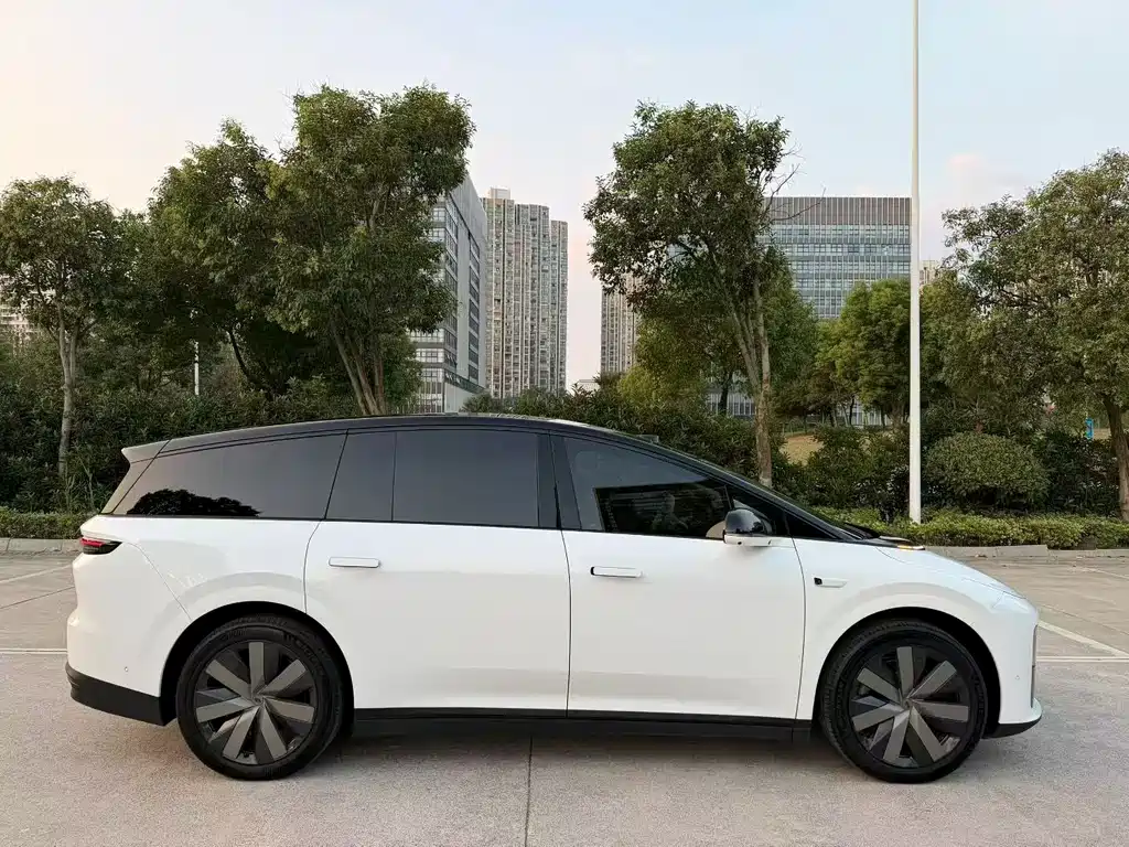 Li Auto Li i8 — миниатюра 8