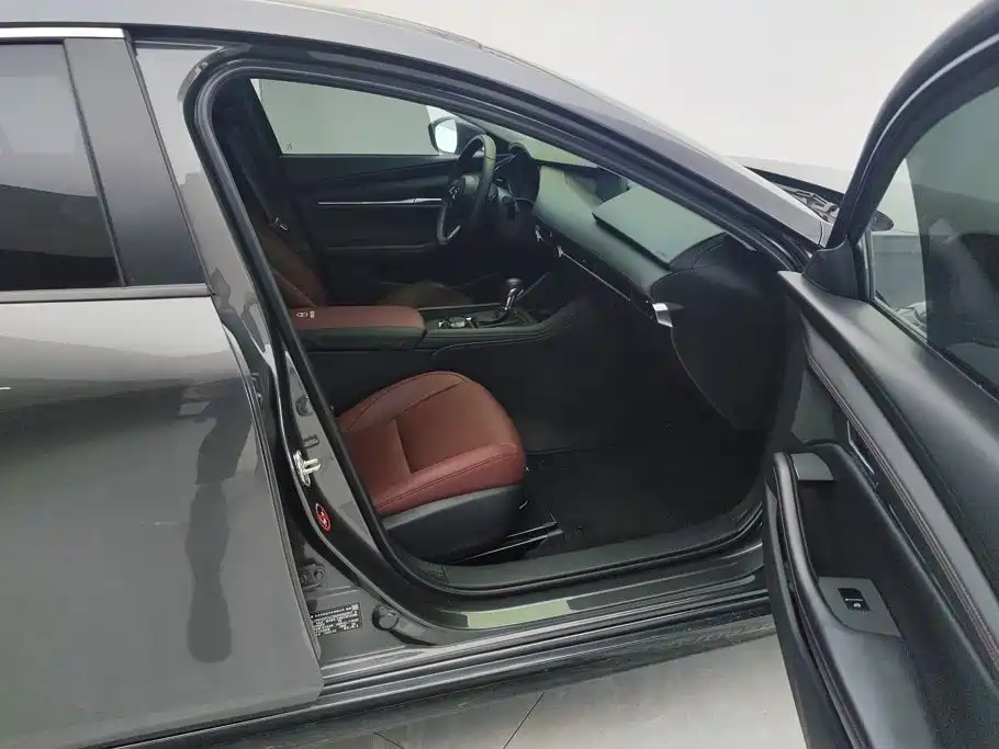 Mazda 3 Axela — миниатюра 8